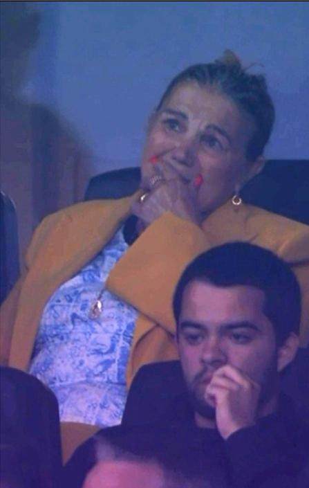 OD体育链接-1/8决赛陪失点儿子哭 对法国C罗妈妈还要现场看球